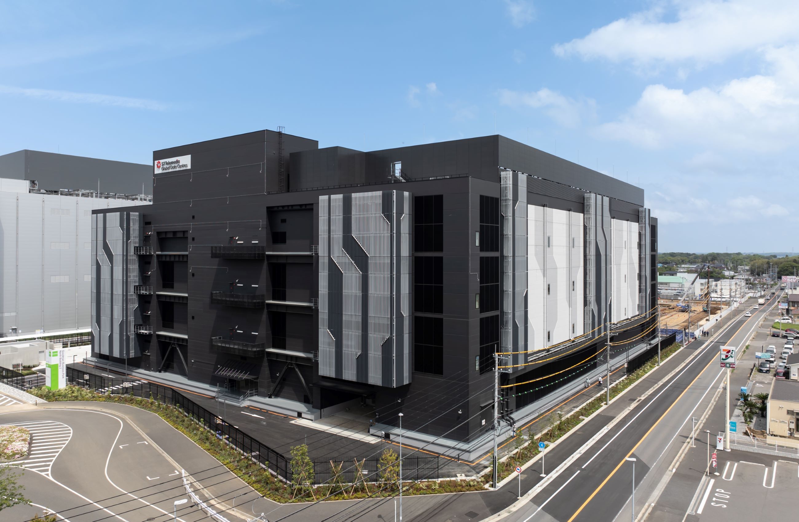 STT Tokyo 1 facade